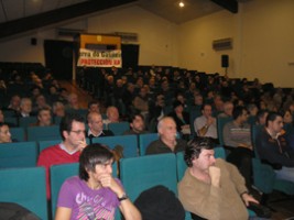 200 persoas achegáronse ao Pleno no auditorio Lois Tobío