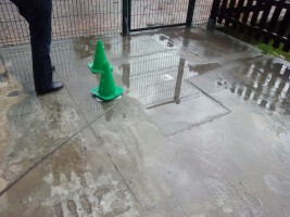 Os conos advierten do perigo na cancela de entrada | Imaxe cedida