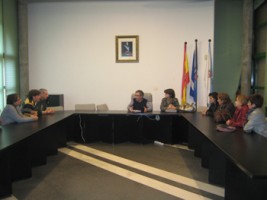 Efrén Juanes recibe ao comité de empresa de Povisa