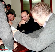 Henrique Sanfiz e Pedro Telmo durante a firma dos estatutos