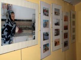 Mostra fotográfica da vida nos campamentos saharahuís, montada no Centro Cultural de Vincios.