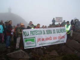 A marcha pola defensa da Serra do Galiñeiro convocou unhas 1.400 persoas. (Imaxe, Xilberte Manso)