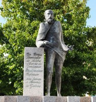 Estatua Diego Sarmiento de Acuña en Gondomar - By-SA HombreDHojalata