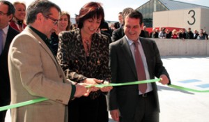 Efrén Juanes, Mª Teresa Pisano e mais Abel Caballero inauguran as naves bioclimáticas de Porto de Molle.