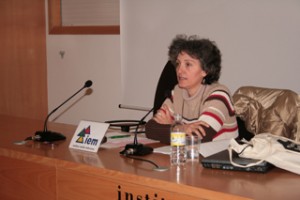 A especialista Lidia Senra na Aula de Cultura Ponte de Rosas (IEM)